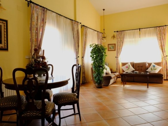 4 Bedroom 2 Bathroom Country House in Orihuela - Caza De Casa