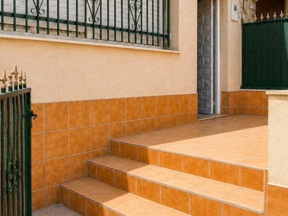 4 Bedroom 2 Bathroom Town House in Pinoso - Caza De Casa