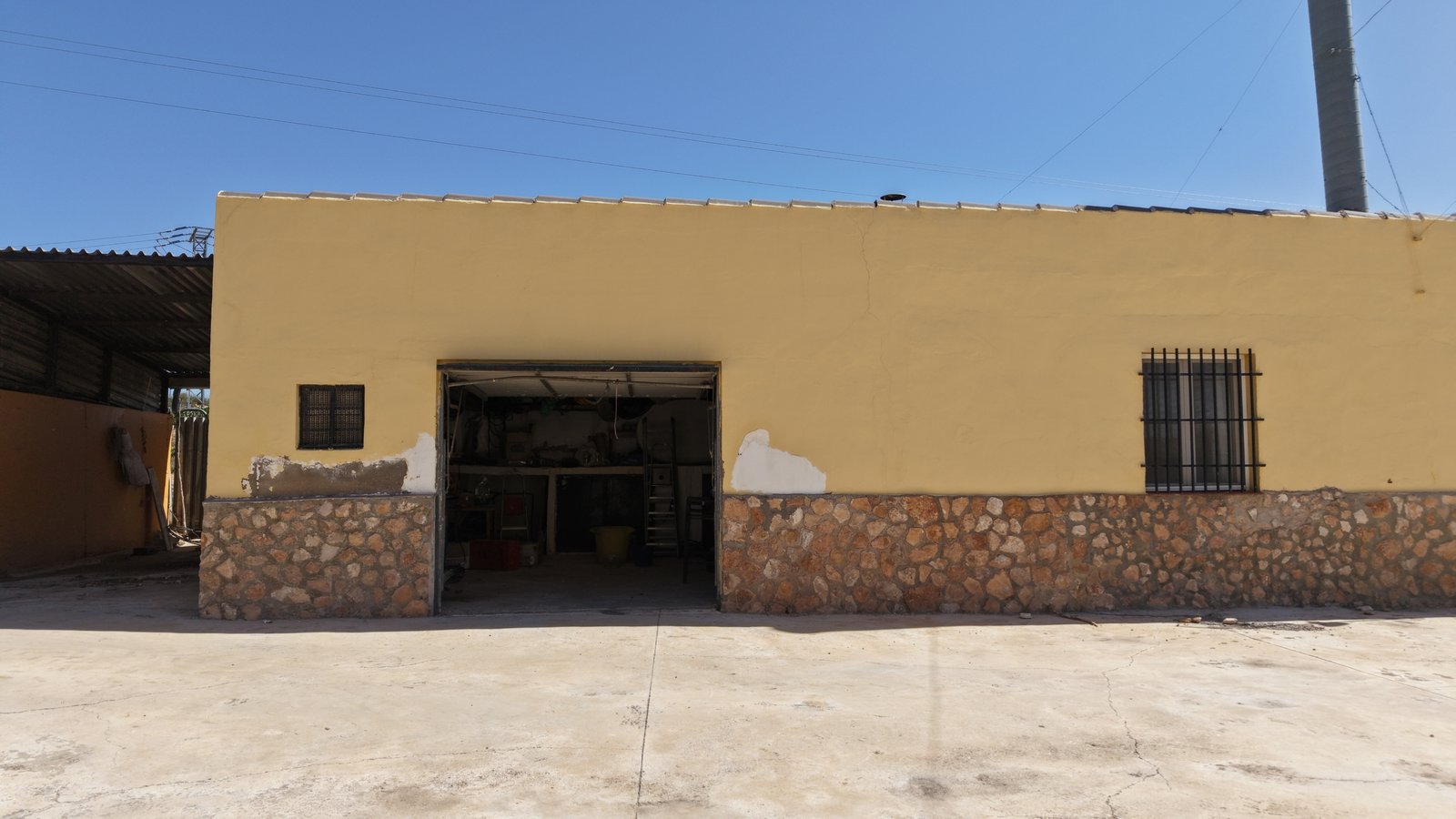 6 Bedroom 3 Bathroom Country House in Yecla - Caza De Casa