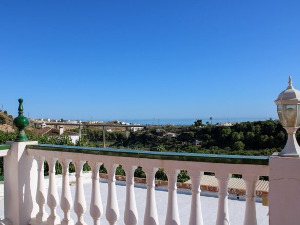 4 Bedroom 2 Bathroom Villa in Nerja - Caza De Casa