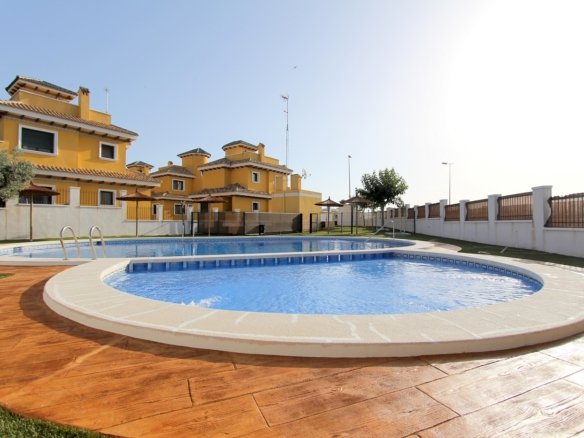 5 Bed 3 Bath Villa in Ciudad Quesada - Caza De Casa