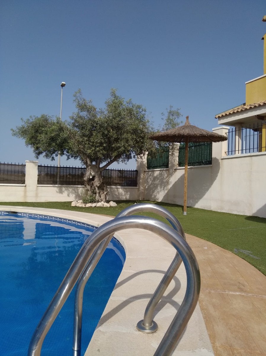 5 Bed 3 Bath Villa in Ciudad Quesada - Caza De Casa
