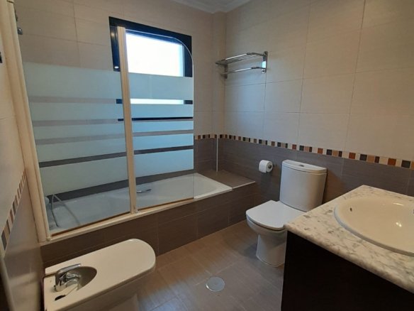 5 Bed 3 Bath Villa in Ciudad Quesada - Caza De Casa