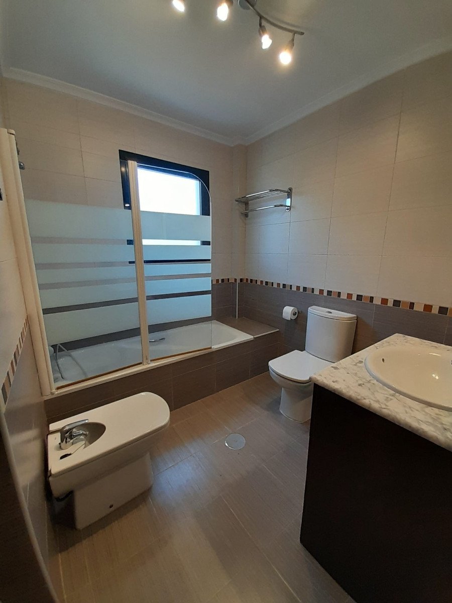 5 Bed 3 Bath Villa in Ciudad Quesada - Caza De Casa