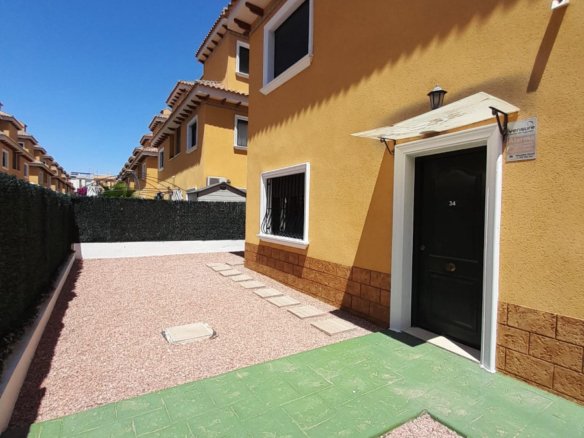 5 Bed 3 Bath Villa in Ciudad Quesada - Caza De Casa