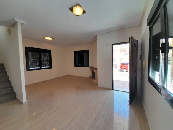 5 Bed 3 Bath Villa in Ciudad Quesada - Caza De Casa