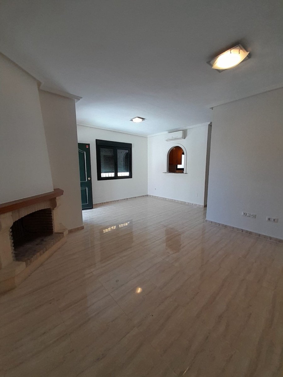 5 Bed 3 Bath Villa in Ciudad Quesada - Caza De Casa