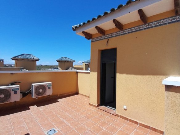 5 Bed 3 Bath Villa in Ciudad Quesada - Caza De Casa