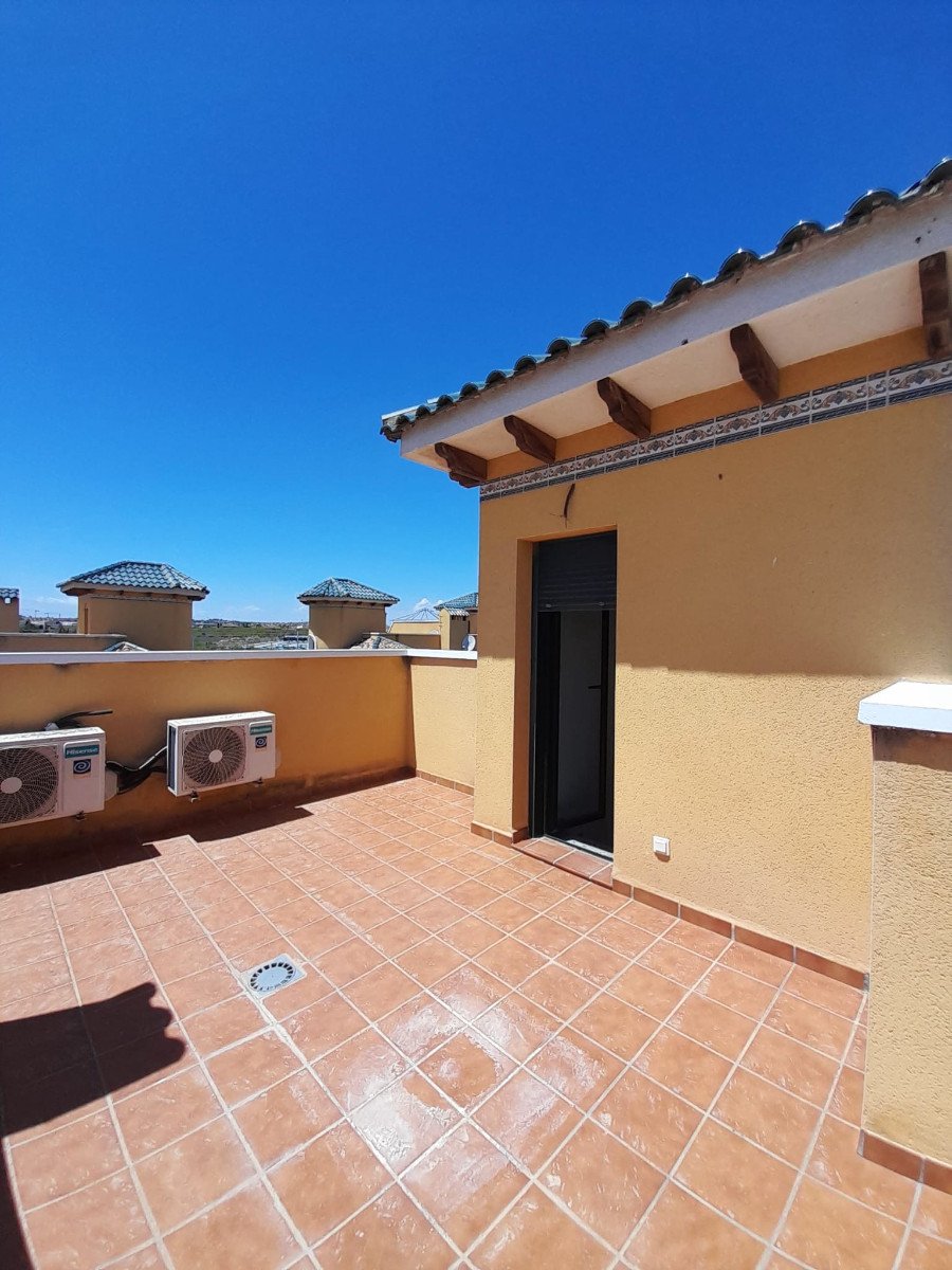 5 Bed 3 Bath Villa in Ciudad Quesada - Caza De Casa