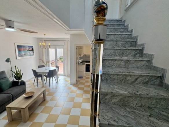 4 Bedroom 2 Bathroom Villa in Torrevieja - Caza De Casa