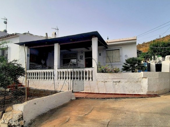4 Bedroom 2 Bathroom Villa in Nerja - Caza De Casa