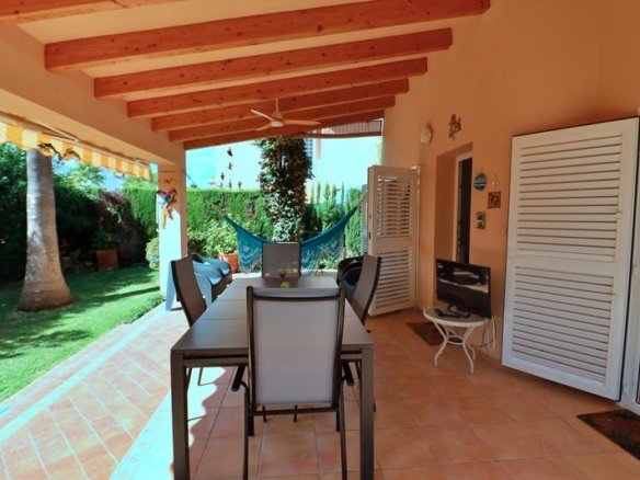 3 Bedroom 2 Bathroom Villa in Oliva - Caza De Casa