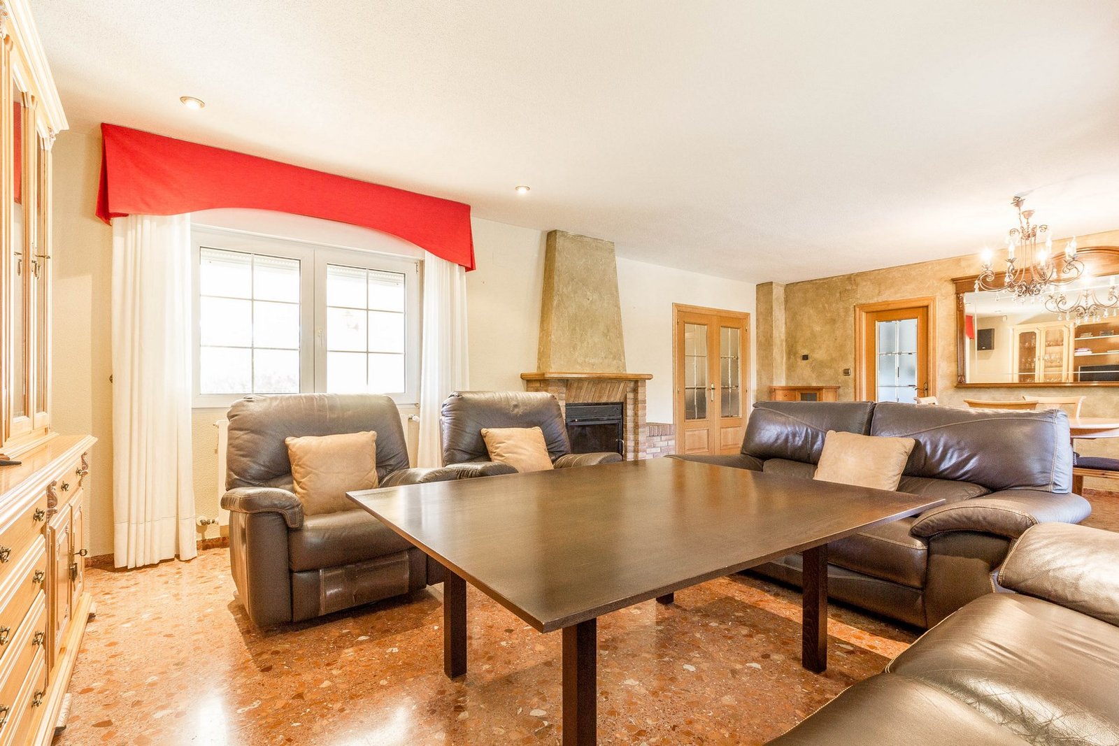 7 Bedroom 3 Bathroom Villa in Yecla - Caza De Casa