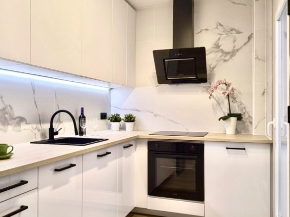 3 Bed 2 Bath Town House in Los Altos - Caza De Casa