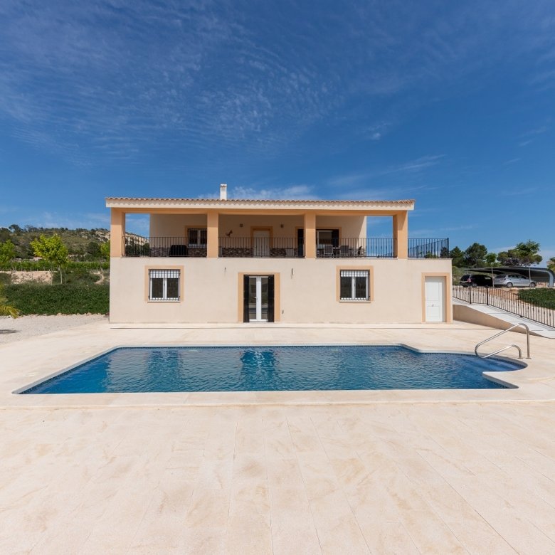 5 Bedroom 3 Bathroom Villa in La Romana - Caza De Casa