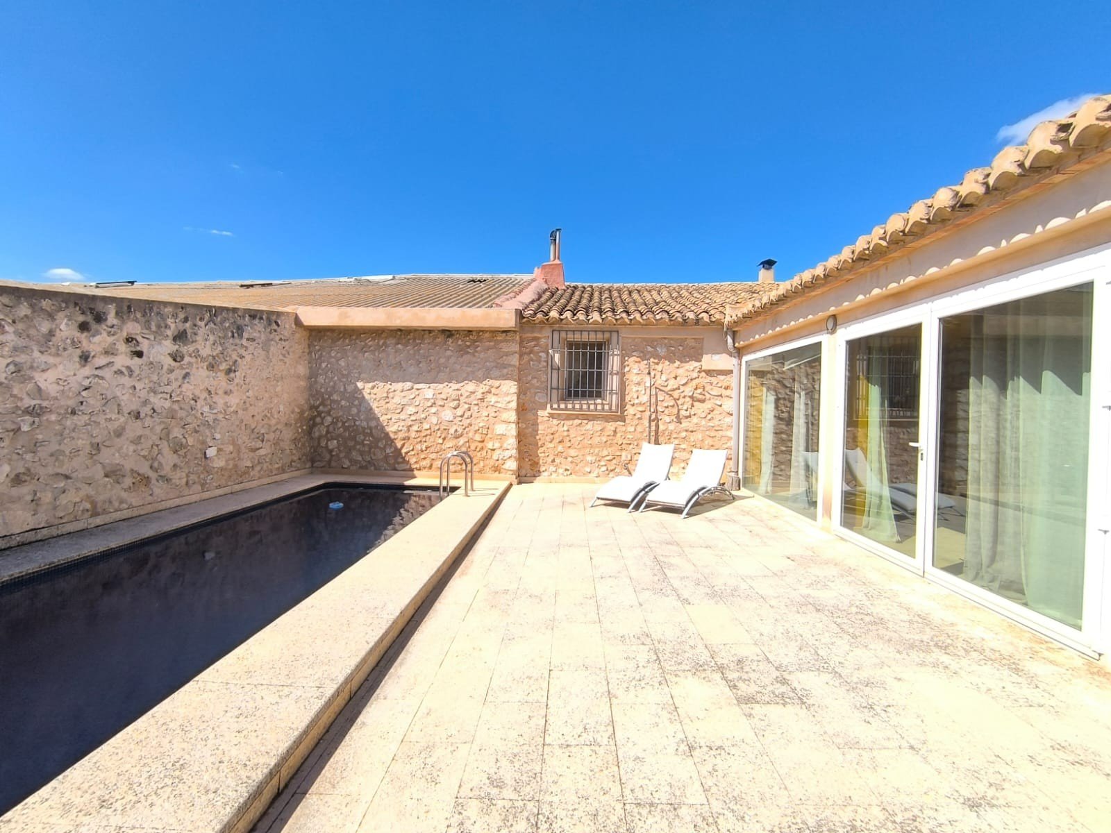 4 Bedroom 2 Bathroom Country House in Villena - Caza De Casa