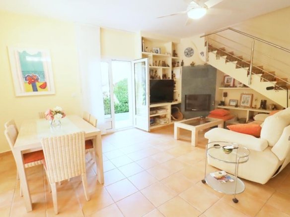 3 Bedroom 2 Bathroom Villa in Oliva - Caza De Casa