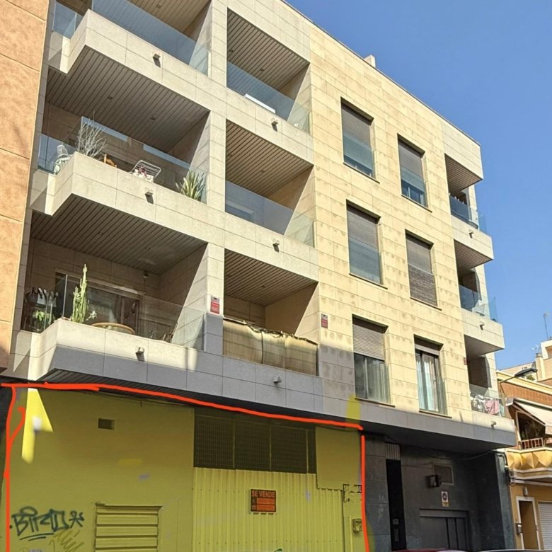 Commercial in Torrevieja - Caza De Casa