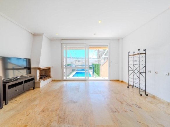 3 Bedroom 2 Bathroom Town House in Orihuela Costa - Caza De Casa