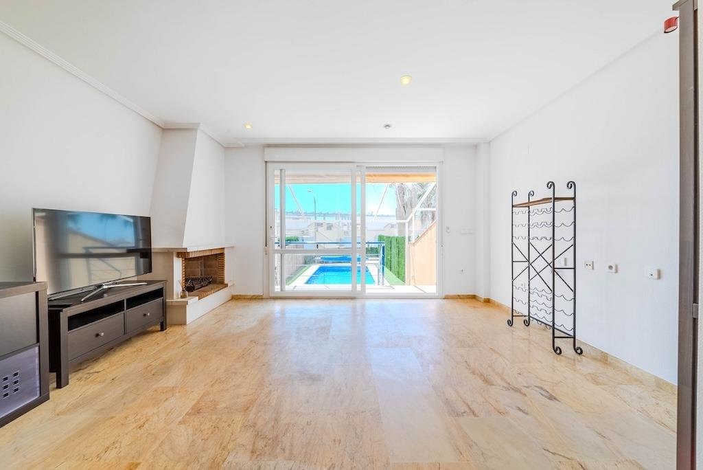 3 Bedroom 2 Bathroom Town House in Orihuela Costa - Caza De Casa