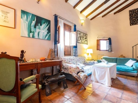 8 Bedroom 4 Bathroom Town House in Los Martinez Del Puerto - Caza De Casa