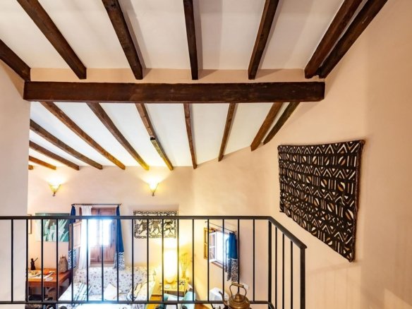 8 Bedroom 4 Bathroom Town House in Los Martinez Del Puerto - Caza De Casa