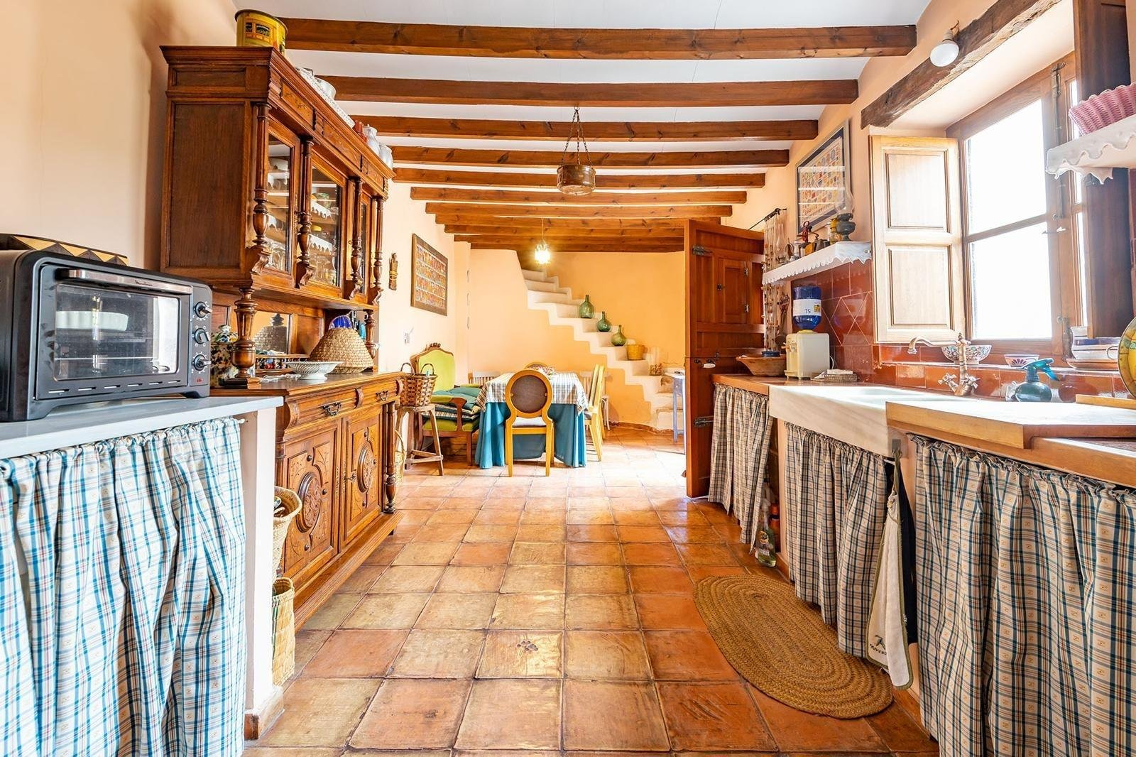 8 Bedroom 4 Bathroom Town House in Los Martinez Del Puerto - Caza De Casa