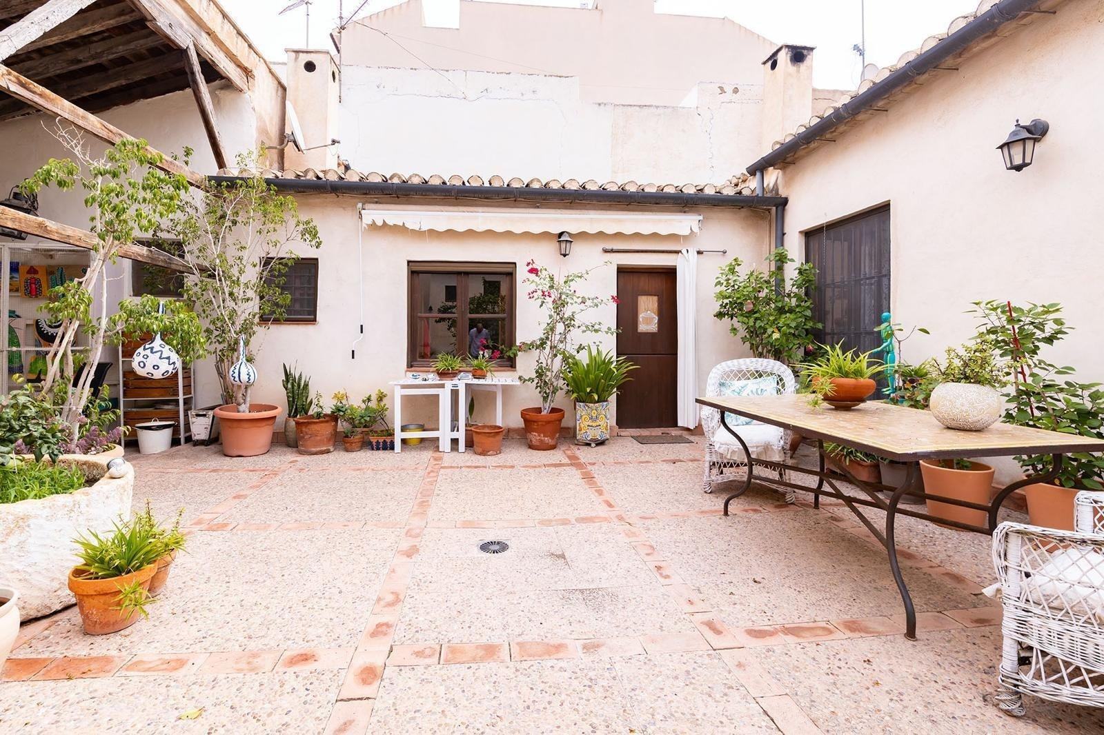 8 Bedroom 4 Bathroom Town House in Los Martinez Del Puerto - Caza De Casa