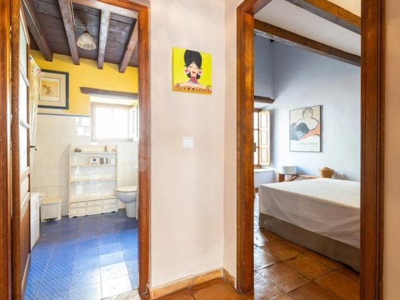 8 Bedroom 4 Bathroom Town House in Los Martinez Del Puerto - Caza De Casa