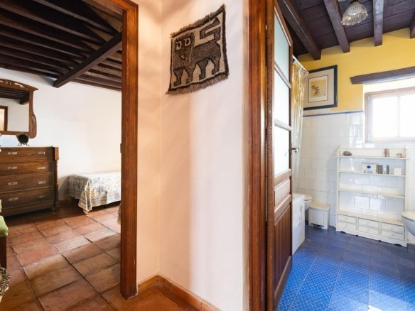 8 Bedroom 4 Bathroom Town House in Los Martinez Del Puerto - Caza De Casa