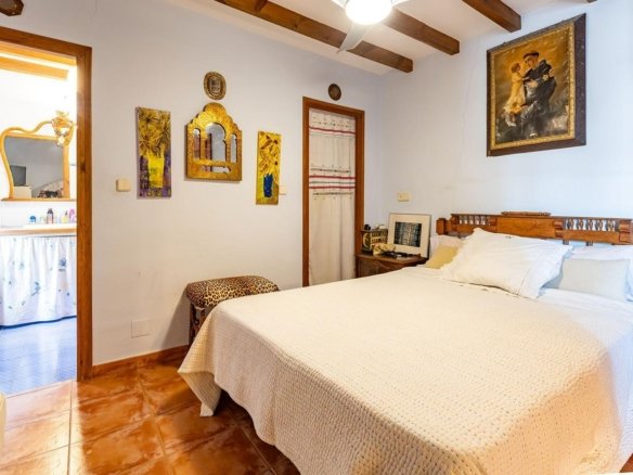 8 Bedroom 4 Bathroom Town House in Los Martinez Del Puerto - Caza De Casa