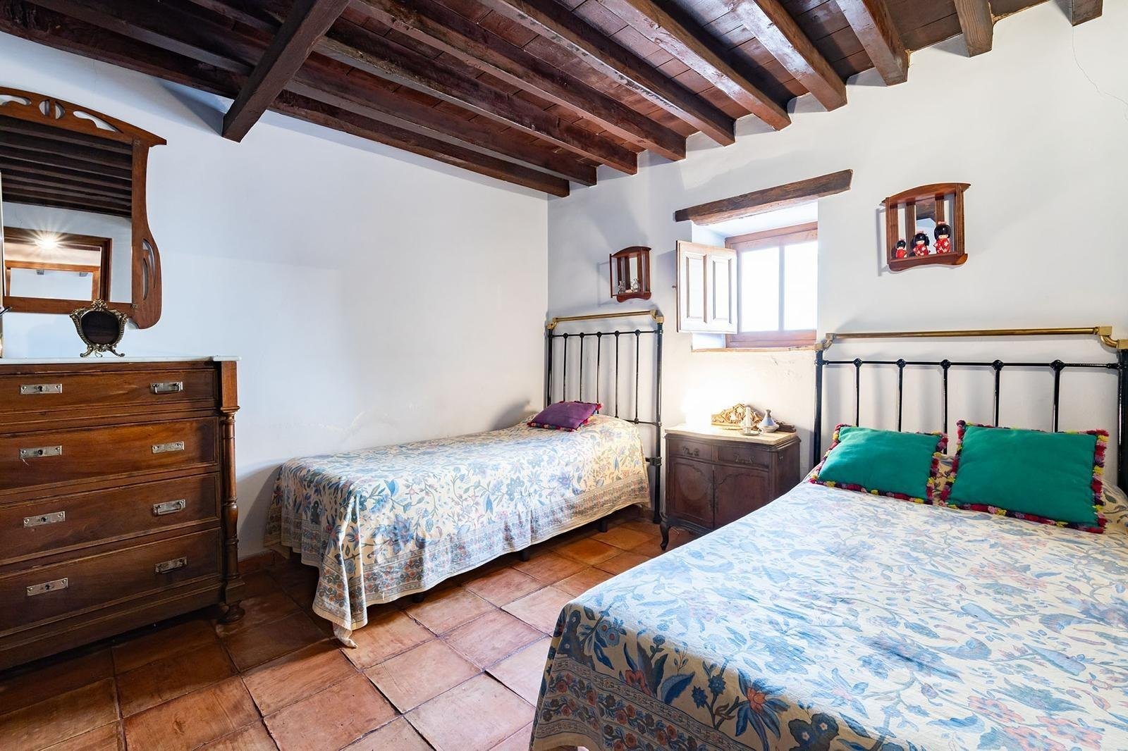 8 Bedroom 4 Bathroom Town House in Los Martinez Del Puerto - Caza De Casa