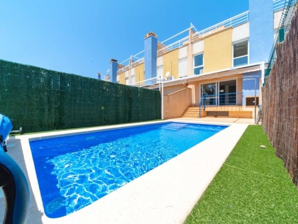 3 Bedroom 2 Bathroom Town House in Orihuela Costa - Caza De Casa