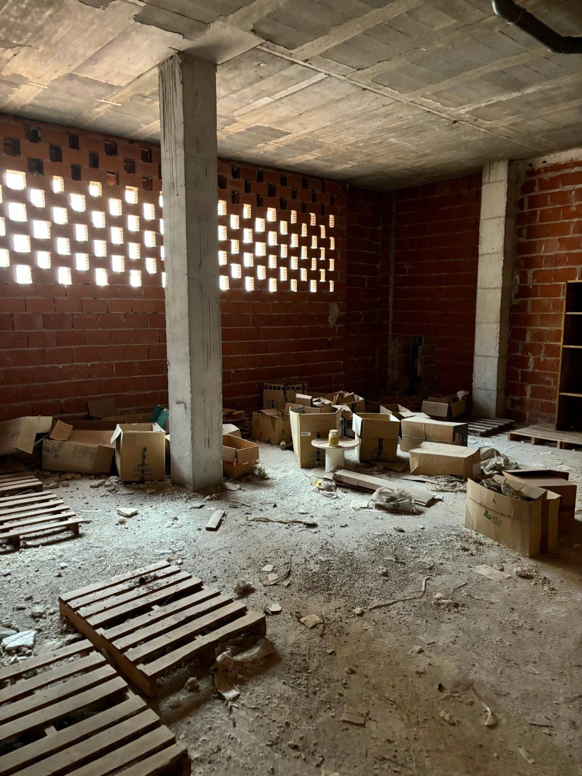 Commercial in Murcia - Caza De Casa