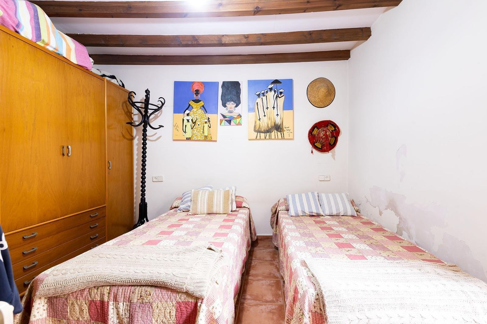 8 Bedroom 4 Bathroom Town House in Los Martinez Del Puerto - Caza De Casa