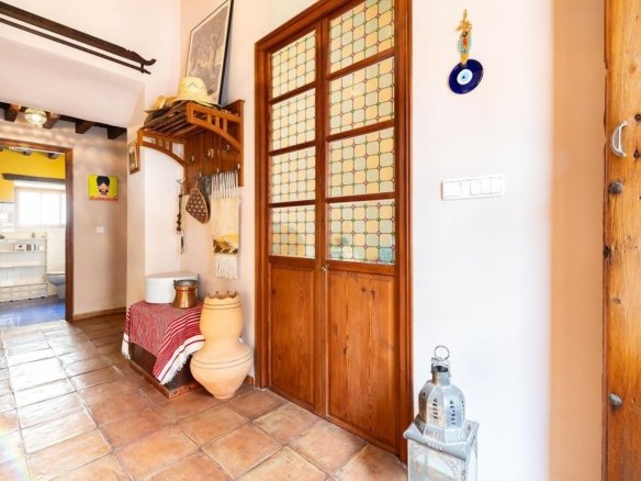 8 Bedroom 4 Bathroom Town House in Los Martinez Del Puerto - Caza De Casa