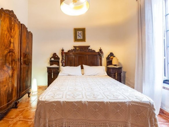 8 Bedroom 4 Bathroom Town House in Los Martinez Del Puerto - Caza De Casa