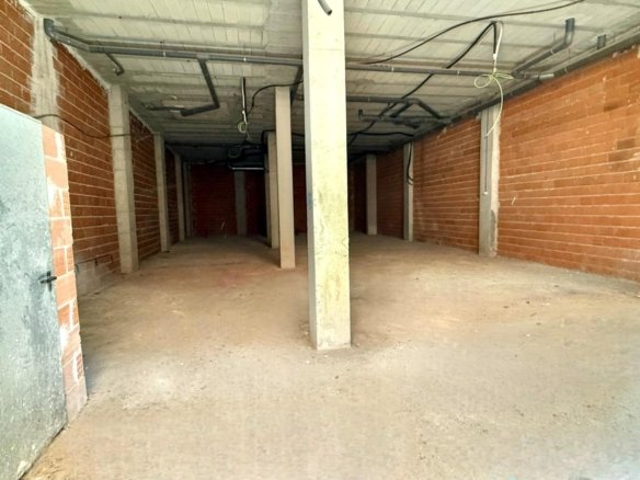 Commercial in Torrevieja - Caza De Casa