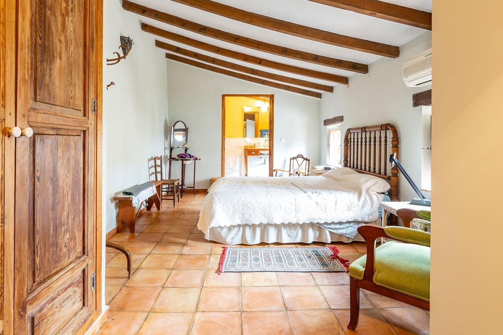 8 Bedroom 4 Bathroom Town House in Los Martinez Del Puerto - Caza De Casa