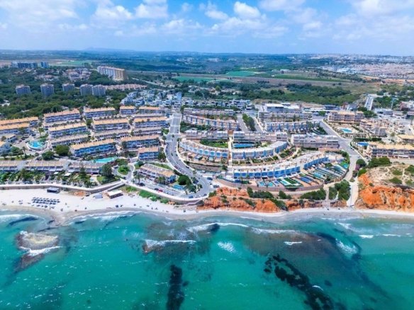 3 Bedroom 2 Bathroom Town House in Orihuela Costa - Caza De Casa