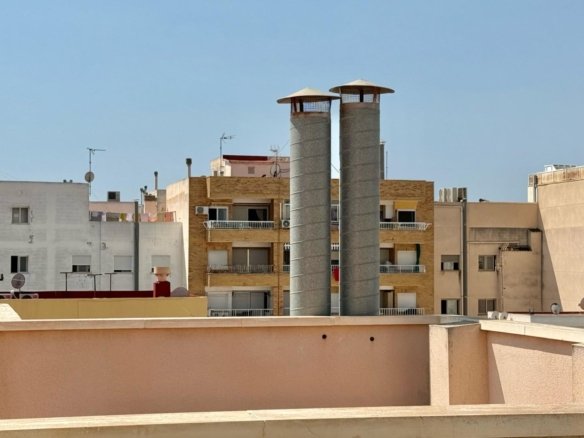 Commercial in Torrevieja - Caza De Casa