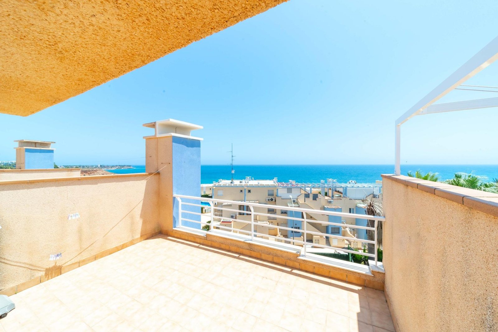 3 Bedroom 2 Bathroom Town House in Orihuela Costa - Caza De Casa