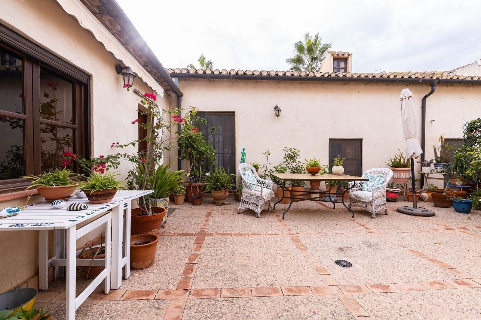 8 Bedroom 4 Bathroom Town House in Los Martinez Del Puerto - Caza De Casa