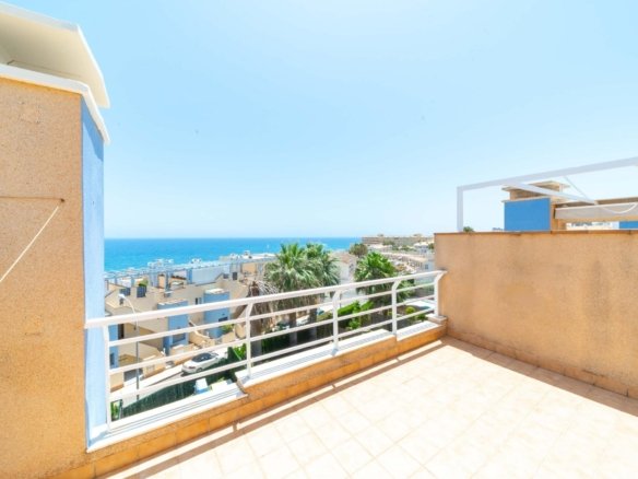 3 Bedroom 2 Bathroom Town House in Orihuela Costa - Caza De Casa
