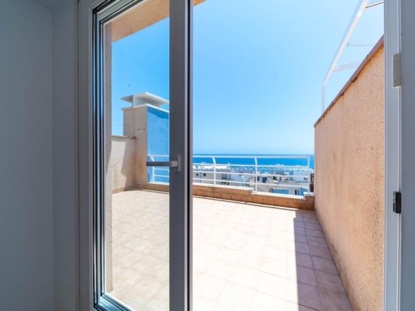 3 Bedroom 2 Bathroom Town House in Orihuela Costa - Caza De Casa