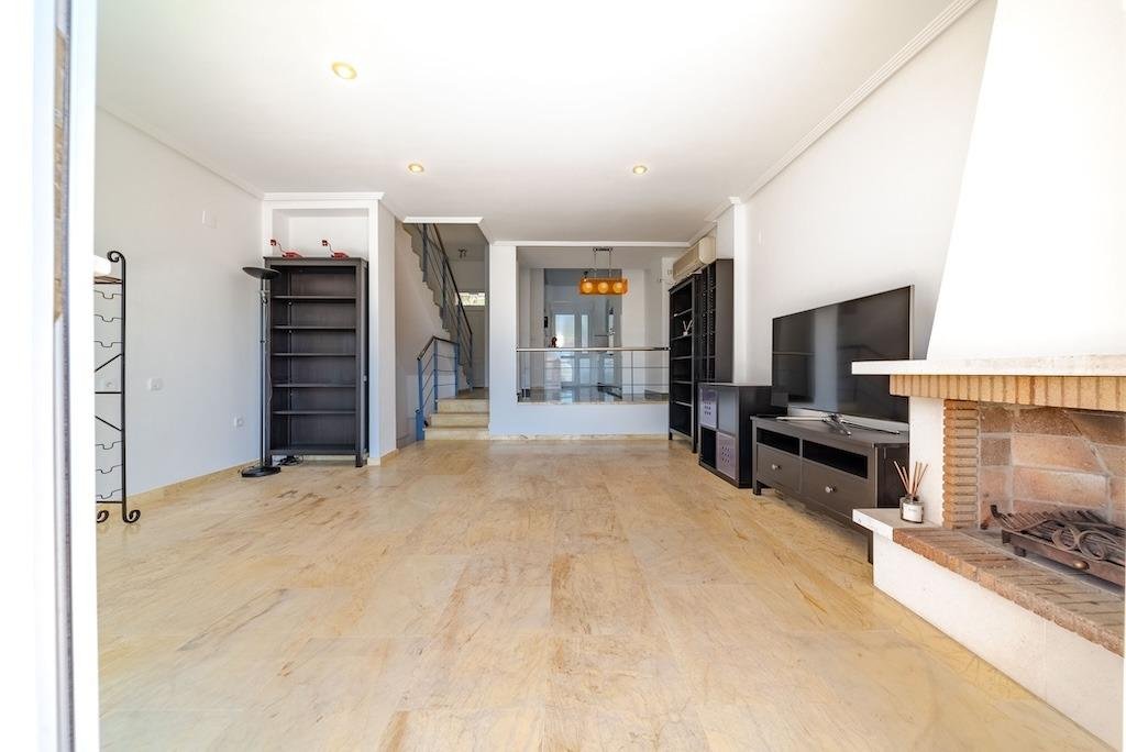 3 Bedroom 2 Bathroom Town House in Orihuela Costa - Caza De Casa
