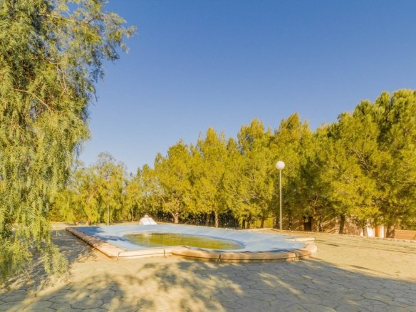 7 Bedroom 3 Bathroom Villa in Yecla - Caza De Casa