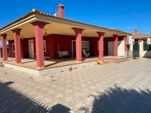 3 Bedroom 2 Bathroom Villa in Albatera - Caza De Casa