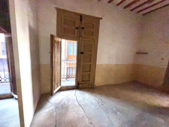 8 Bedroom 1 Bathroom Town House in Pinoso - Caza De Casa