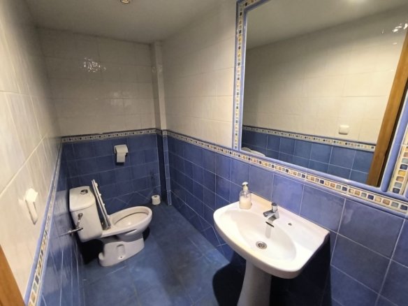 6 Bedroom 2 Bathroom Commercial in Yecla - Caza De Casa